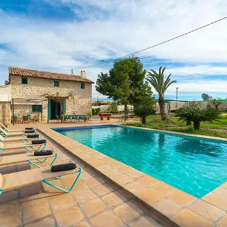 Tatil Evi Lalau By Aguilarent Ondara