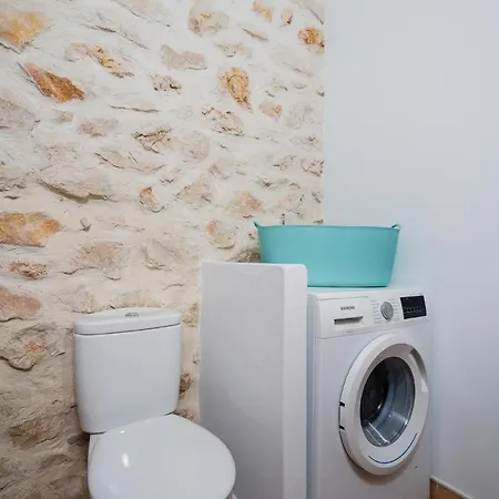 Lalau By Aguilarent *